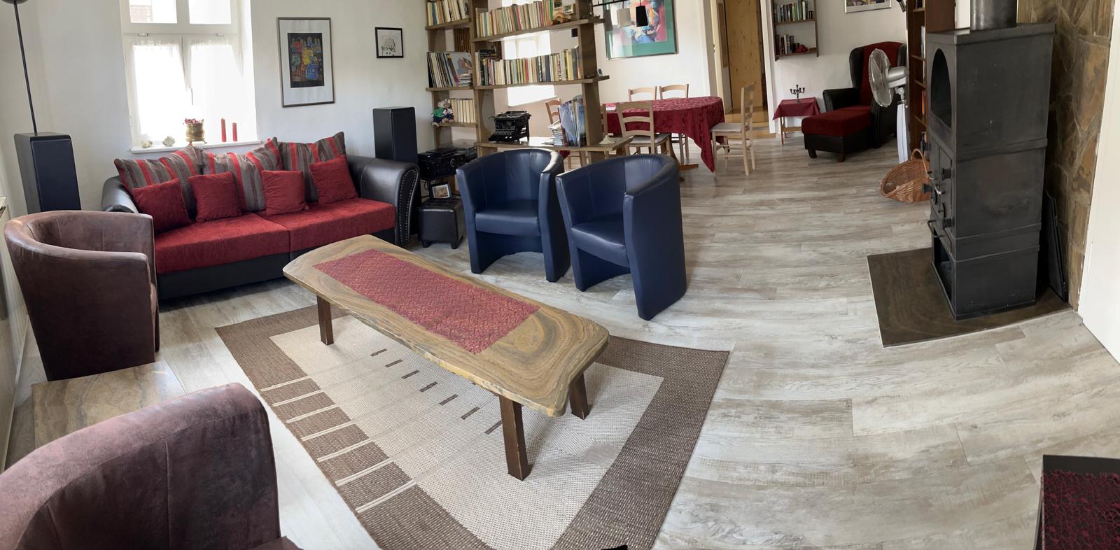 Wohnzimmer mit Kaminofen
